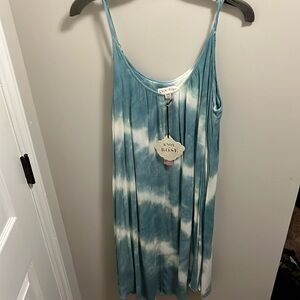 NWT KNOW ROSE XXL Blue/White Dress with Adjustable Straps and lining.